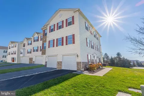 150 Larose Dr, Coatesville, PA 19320