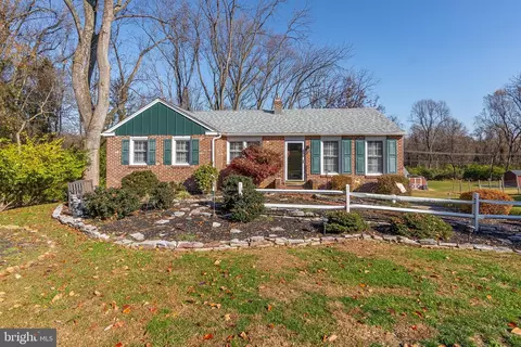 129 E Hilltop Rd, West Chester, PA 19382