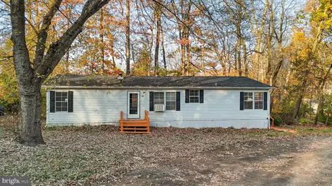 27 Navaho Ln, Honey Brook, PA 19344
