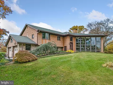 164 Schoolhouse Rd, Pottstown, PA 19465