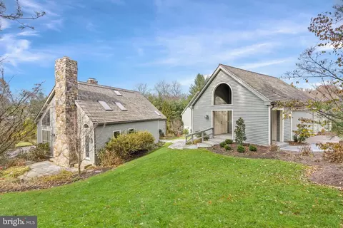 17 Deer Pond Ln, Chadds Ford, PA 19317
