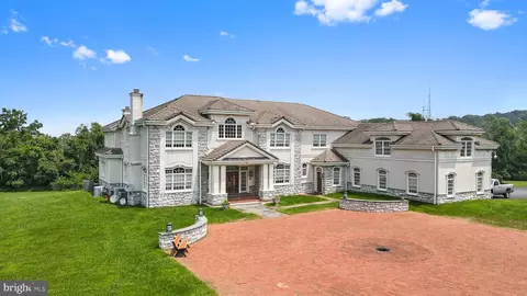 1018 Green Lane Rd, Malvern, PA 19355