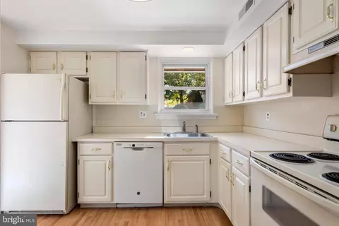 315 S Valley Forge Rd UNIT 10, Devon, PA 19333 photo 13