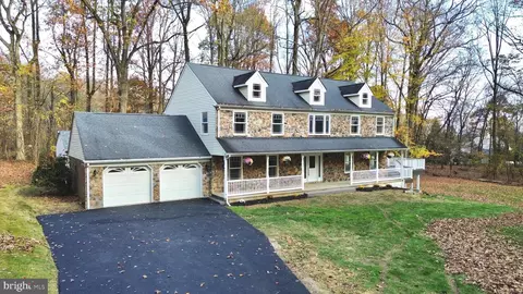 1301 Crestmont Dr, Downingtown, PA 19335