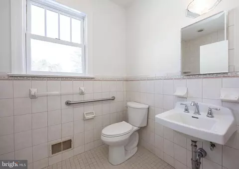 Bath - 111 Corman Dr, Kennett Square, PA 19348 photo 2 of 4
