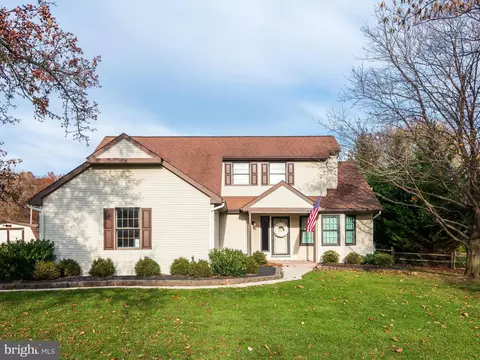 1346 Westminster Dr, Downingtown, PA 19335