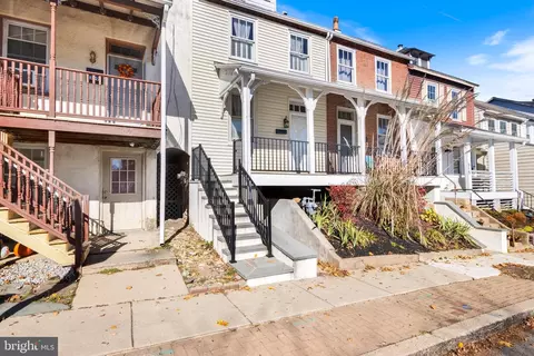 311 E State St, Kennett Square, PA 19348