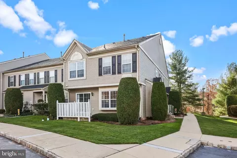 1104 Cherry Wood Ct, Phoenixville, PA 19460
