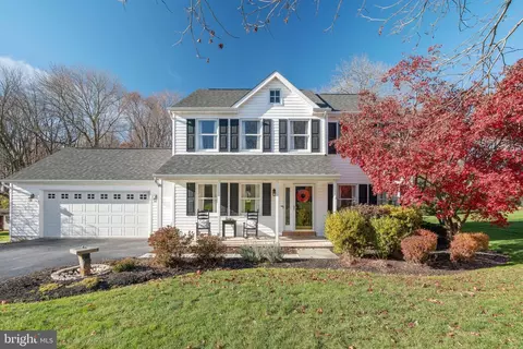 858 Shaumont Dr, West Chester, PA 19382