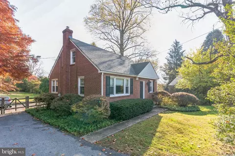 357 Old Eagle School Rd, Wayne, PA 19087 photo 2