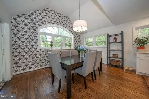 Dining - 661 Old Eagle School Rd, Wayne, PA 19087 photo 2 of 3