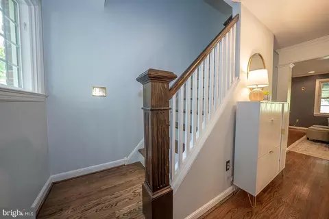 Entry Way - 661 Old Eagle School Rd, Wayne, PA 19087 photo 3 of 8