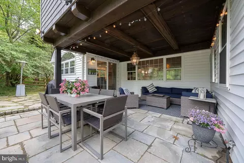 Exterior - 661 Old Eagle School Rd, Wayne, PA 19087 photo 4 of 10