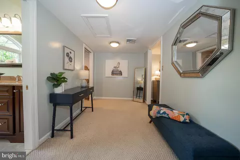Entry Way - 661 Old Eagle School Rd, Wayne, PA 19087 photo 5 of 8