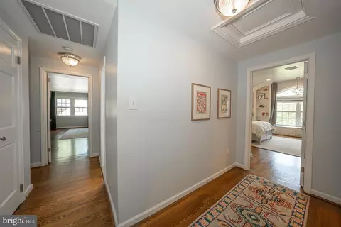 Entry Way - 661 Old Eagle School Rd, Wayne, PA 19087 photo 6 of 8