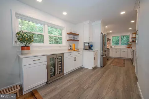 Kitchen - 661 Old Eagle School Rd, Wayne, PA 19087 photo 5 of 5