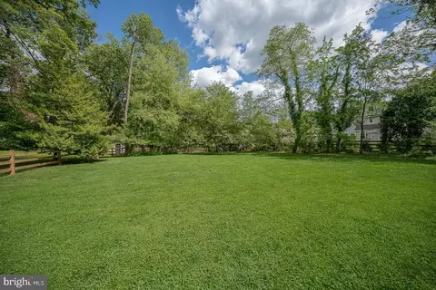 Exterior - 661 Old Eagle School Rd, Wayne, PA 19087 photo 7 of 10
