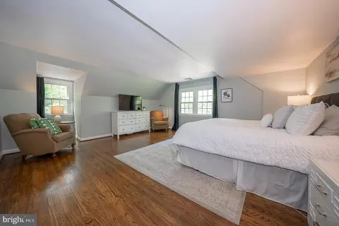 Bedroom - 661 Old Eagle School Rd, Wayne, PA 19087 photo 5 of 7