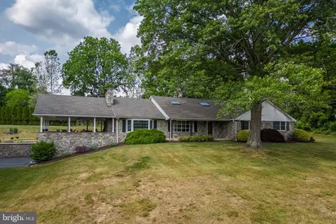 1025 Davis Ln, Chester Springs, PA 19425