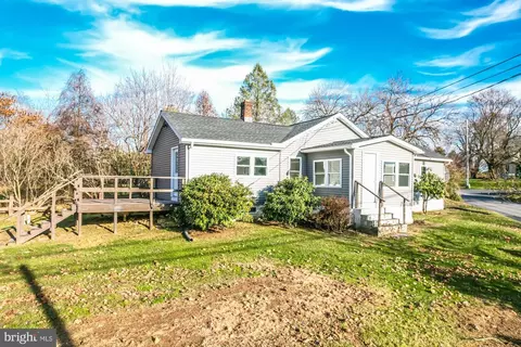 355 Elkdale Rd, Lincoln University, PA 19352