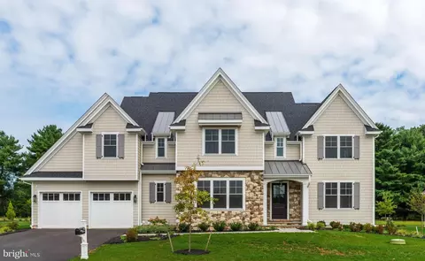 222 Walnut Tree Ln, Malvern, PA 19355