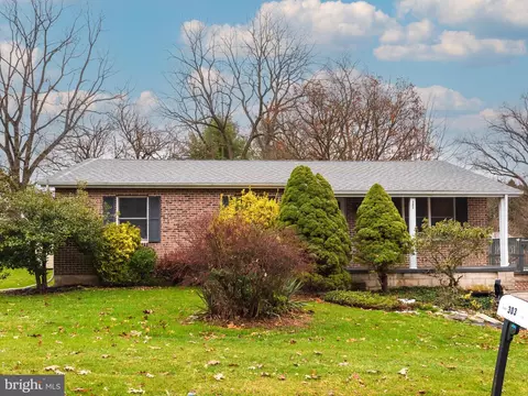 303 Delaware Ave, Oxford, PA 19363