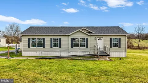 65 Airport Rd, Nottingham, PA 19362