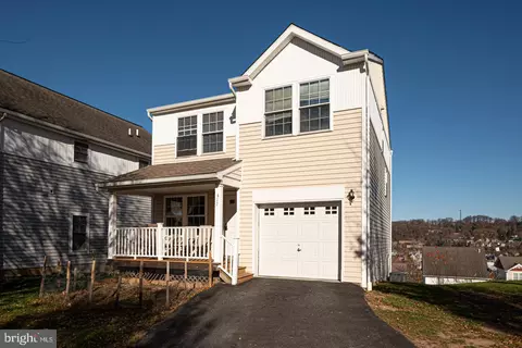 413 Community Ln, Coatesville, PA 19320