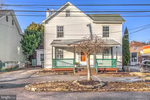 15 Middle St, Coatesville, PA 19320