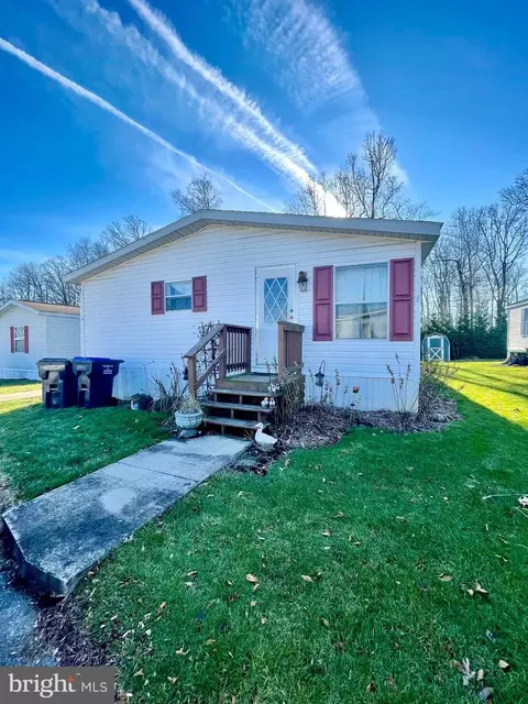 8 Rosewood Dr, Atglen, PA 19310