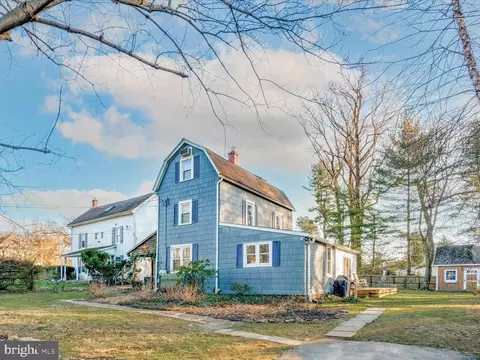 680 Davis Ln, Wayne, PA 19087