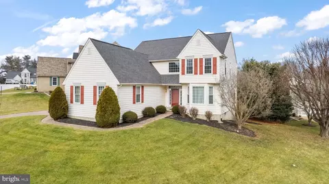 921 Merrit Cir, West Chester, PA 19380