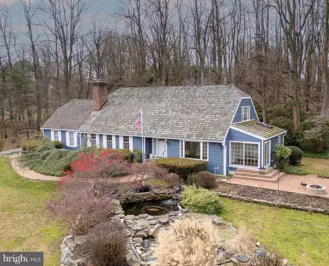 4 Oak Tree Hollow Rd, West Chester, PA 19382