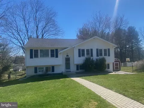 488 Stewart Dr, West Chester, PA 19380