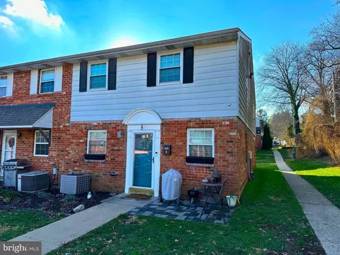 605 W Market St #4, West Chester, PA 19382