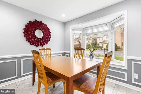 34 Treaty Dr, Chesterbrook, PA 19087 photo 4
