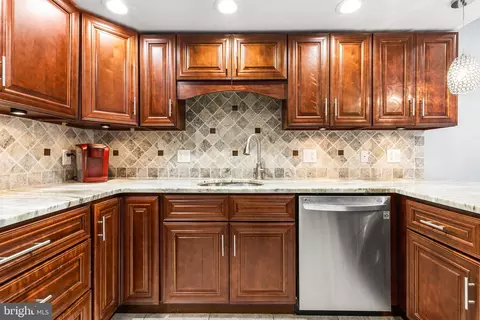 34 Treaty Dr, Chesterbrook, PA 19087 photo 8