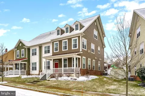 211 Pound Ln, Malvern, PA 19355