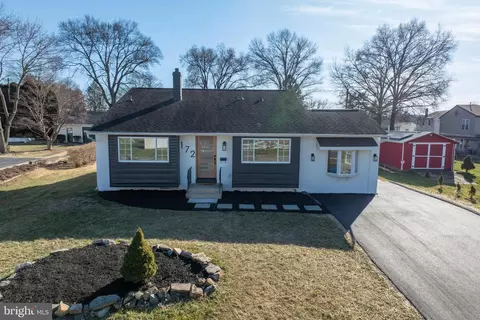 172 Lake Dr, Downingtown, PA 19335