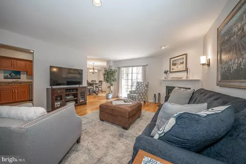 307 Valley Stream Ln, Chesterbrook, PA 19087 photo 4