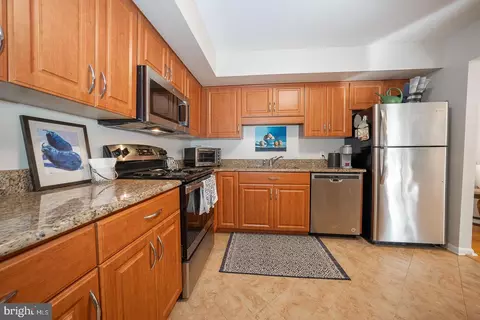 307 Valley Stream Ln, Chesterbrook, PA 19087 photo 9