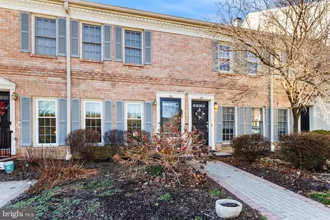205 Everest Cir, West Chester, PA 19382