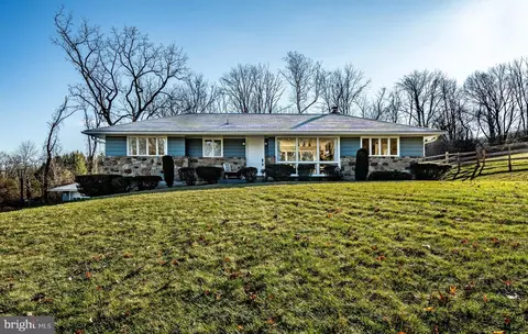 122 Midway Rd, Phoenixville, PA 19460