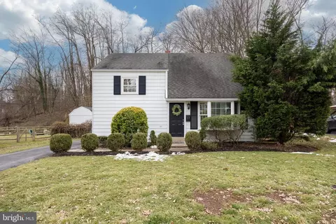 57 Robarts Dr, Phoenixville, PA 19460
