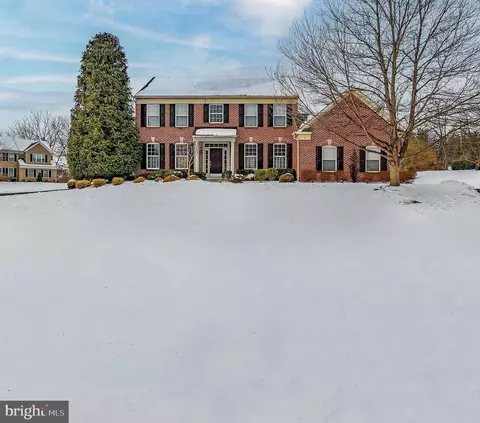 1303 School House Cir, Downingtown, PA 19335