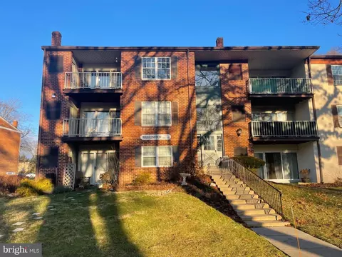 381 Drummers Ln, Wayne, PA 19087