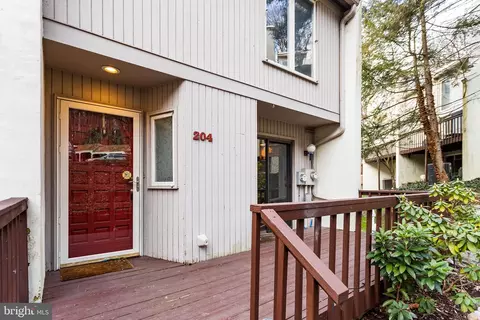 204 Westtown Cir, West Chester, PA 19382