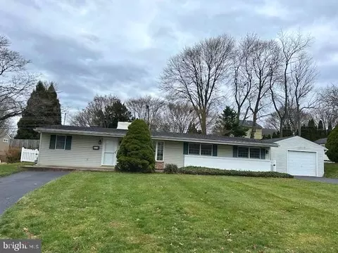 1210 Thistlewood Ln, West Chester, PA 19380