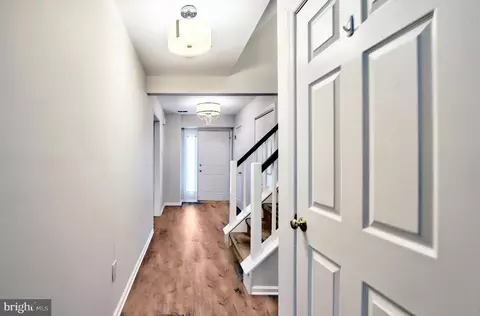 Entry Way - 58 Soldiers Sq, Chesterbrook, PA 19087 photo 3 of 6