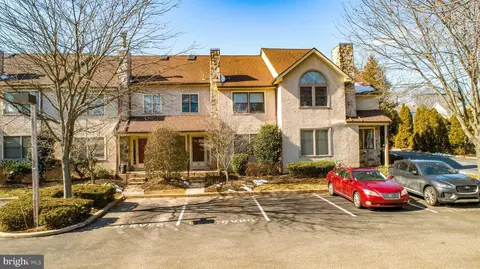 Exterior - 58 Soldiers Sq, Chesterbrook, PA 19087 photo 2 of 4